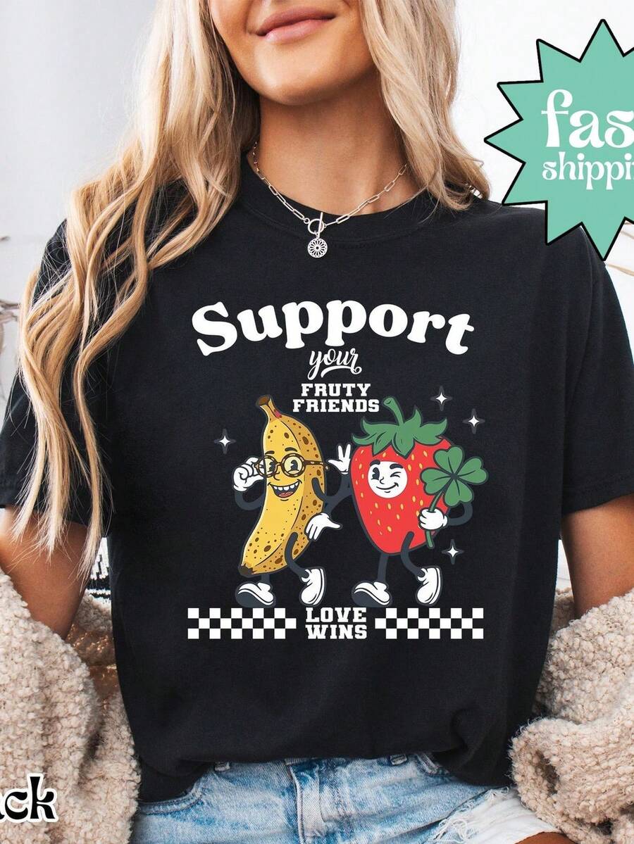 Camiseta Port Your Fruity F1RIENDS, Camiseta del Orgullo, Camiseta L1GBTQ, Camiseta Lesbiana, Camiseta Inclusiva, Camiseta Transgénero, Camiseta de Igualdad. Camiseta unisex de algodón puro de 220 g. Peso ideal para todas las estaciones, apta para hombres y mujeres. Tejido duradero de alta calidad, suave al tacto y de larga duración. Top transpirable. Adecuado para la primavera y el verano de las mujeres, vacaciones, Día de la Madre, Día de la Independencia. - Negro - Ver 1