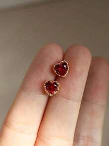 1 Pair Vintage S925 Sterling Silver Red Zirconia Heart Stud Earrings, Elegant Jewelry Gift For Women, Suitable For Party, Date, Wedding, Friendship - Love - View 1