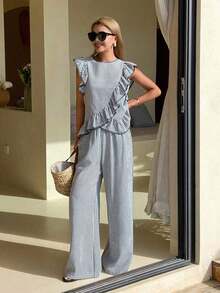 Conjunto casual de 2 piezas para vacaciones de verano para mujeres, con blusa de cuello redondo con volantes y rayas y pantalones rectos y sueltos - Blanco y Negro - Ver 6