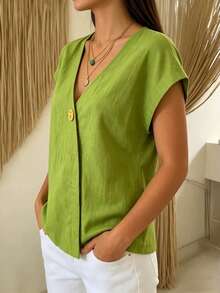 Women's Lime Green T-Shirt With V-Neck, Kimono Neckline And Decorative Button, Breathable Linen Fabric, Casual Chic Style Ideal For Holidays And Summer Looks. - 綠色 - 查看 2