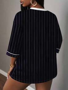 Camiseta gráfica minimalista casual con letra y número para mujer, adecuada para verano, deporte, combinación, fucsia con estampado a rayas de Brooklyn - Negro - Ver 2