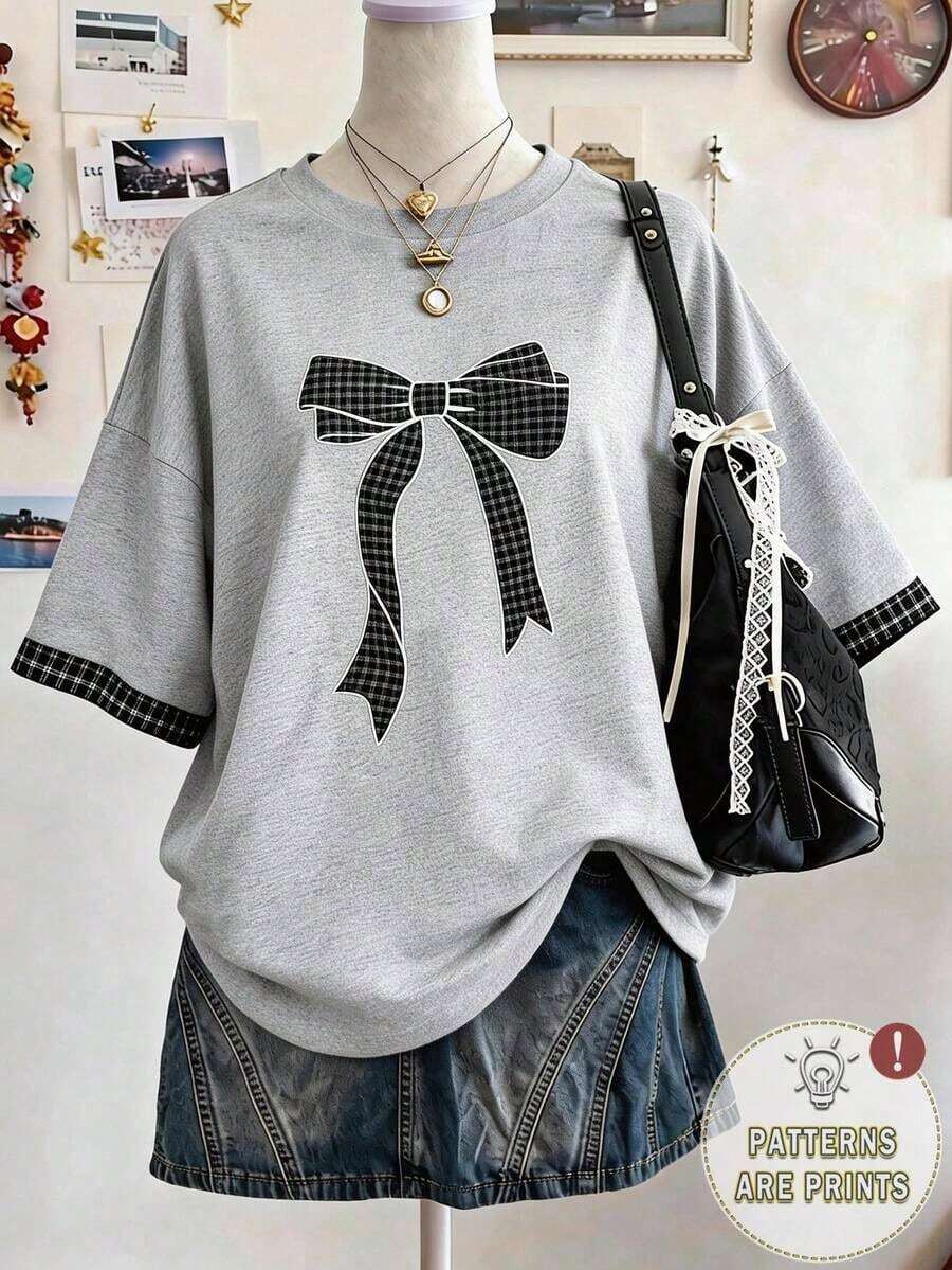 Camiseta de mujer de cuello redondo, hombros caídos, de largo medio, con estampado digital a rayas, de estilo minimalista y moderno, como regalo para amigos - Gris - Ver 1