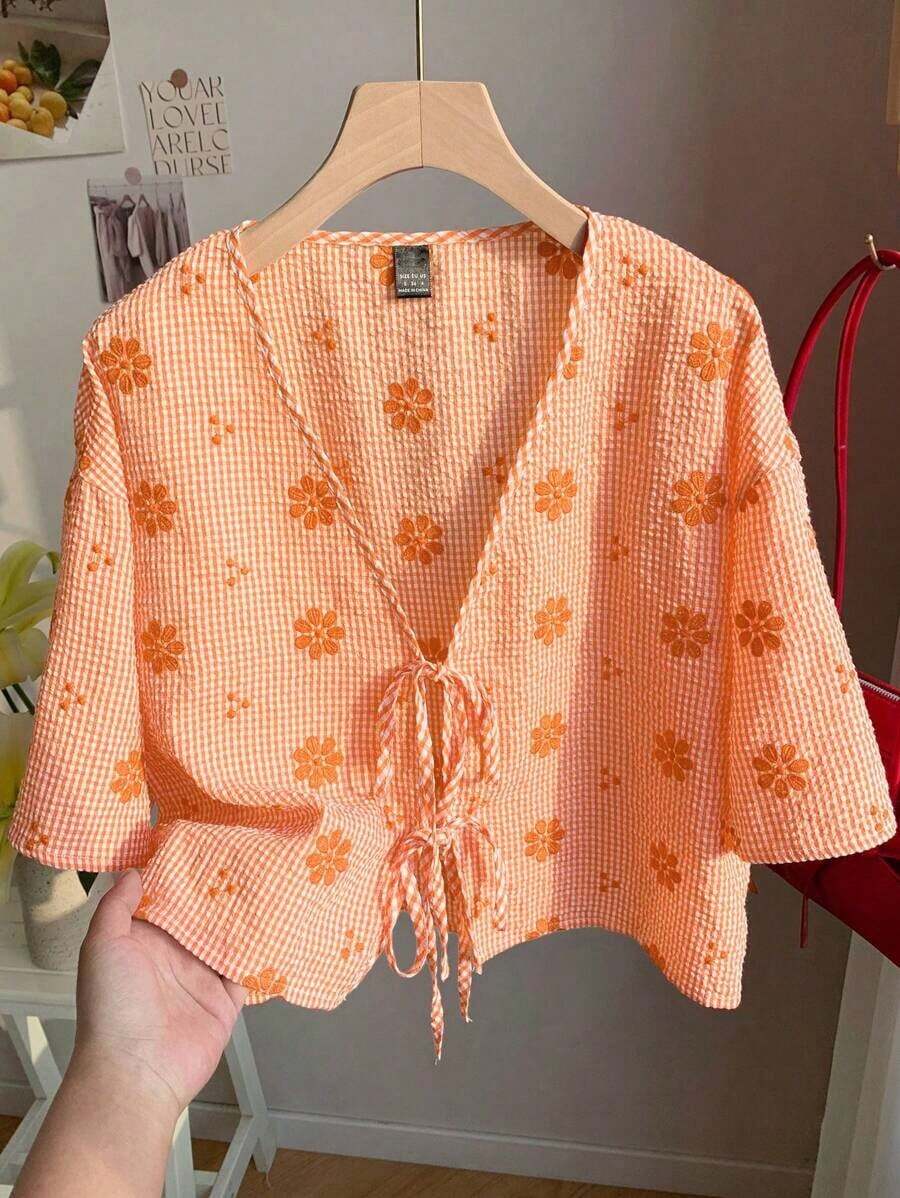 Camisa de mujer de rayas huecas con bordado y lazo para vacaciones, top de verano azul, cubrecosturas de playa; Camisa con lazo, top rojo y blanco; Top con flores 3D - Naranja - Ver 1