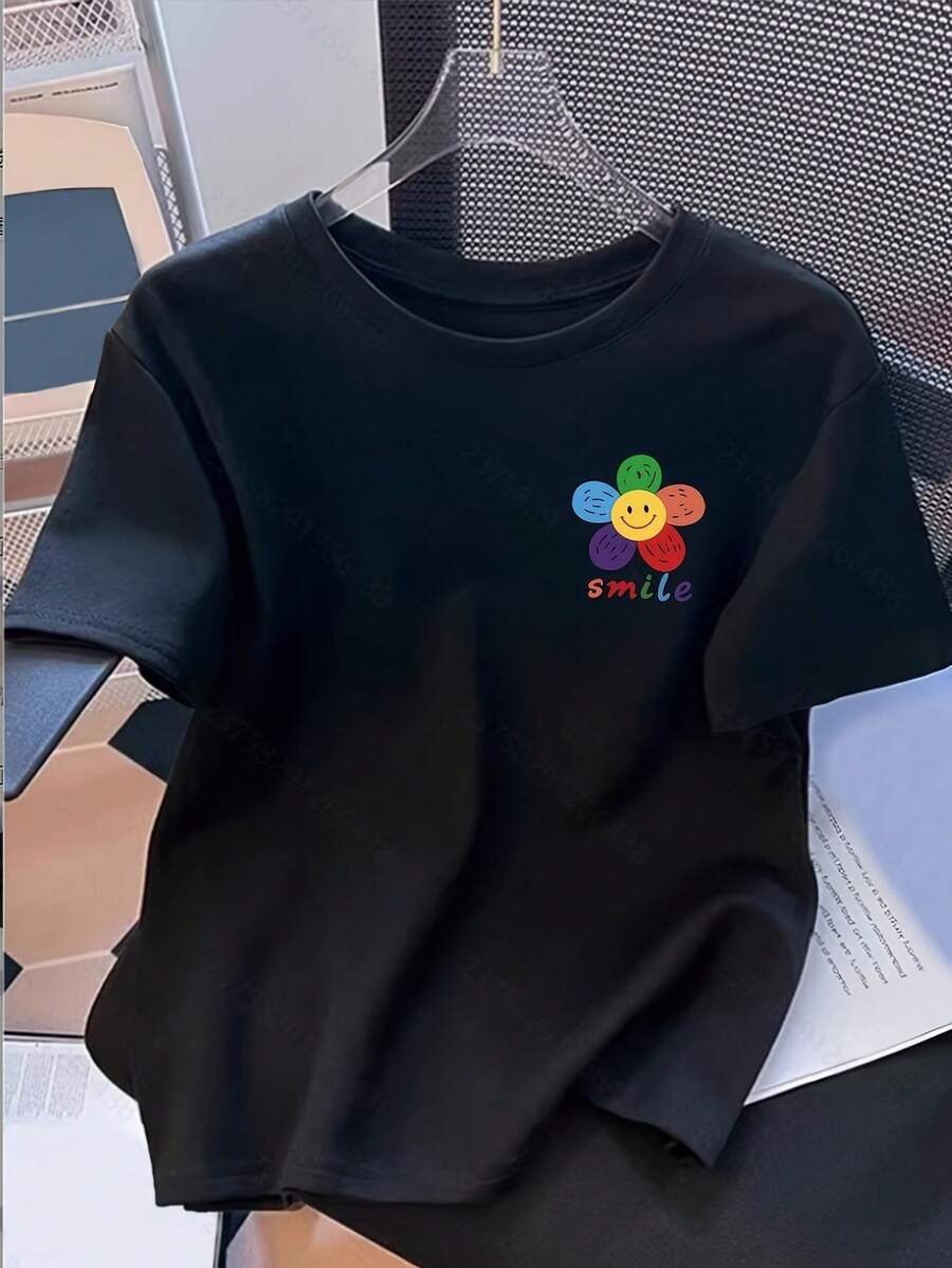 Camiseta Oversize para Mujer con Estampado de Cara Alegre y Letras Sonrientes - Blanca, Casual, Cuello Redondo, Manga Corta, Corte Holgado para Atuendos Informales, Comodidad para Todas las Temporadas, Lavable a Máquina - Y Camiseta de Moda para Mujer, Estilo Relajado, Diseño Divertido, Construcción Duradera, Estilo Universitario Y2k. - Negro - Ver 1