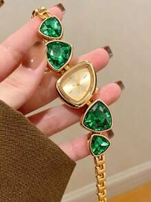 1 buah Jam Tangan Gelang Segitiga Wanita, Jam Tangan Analog Quartz dengan Dial Segitiga Asimetris Bertatahkan Kristal Warna Champagne, Cocok untuk Acara Sehari-hari dan Pesta - Putih - View 3