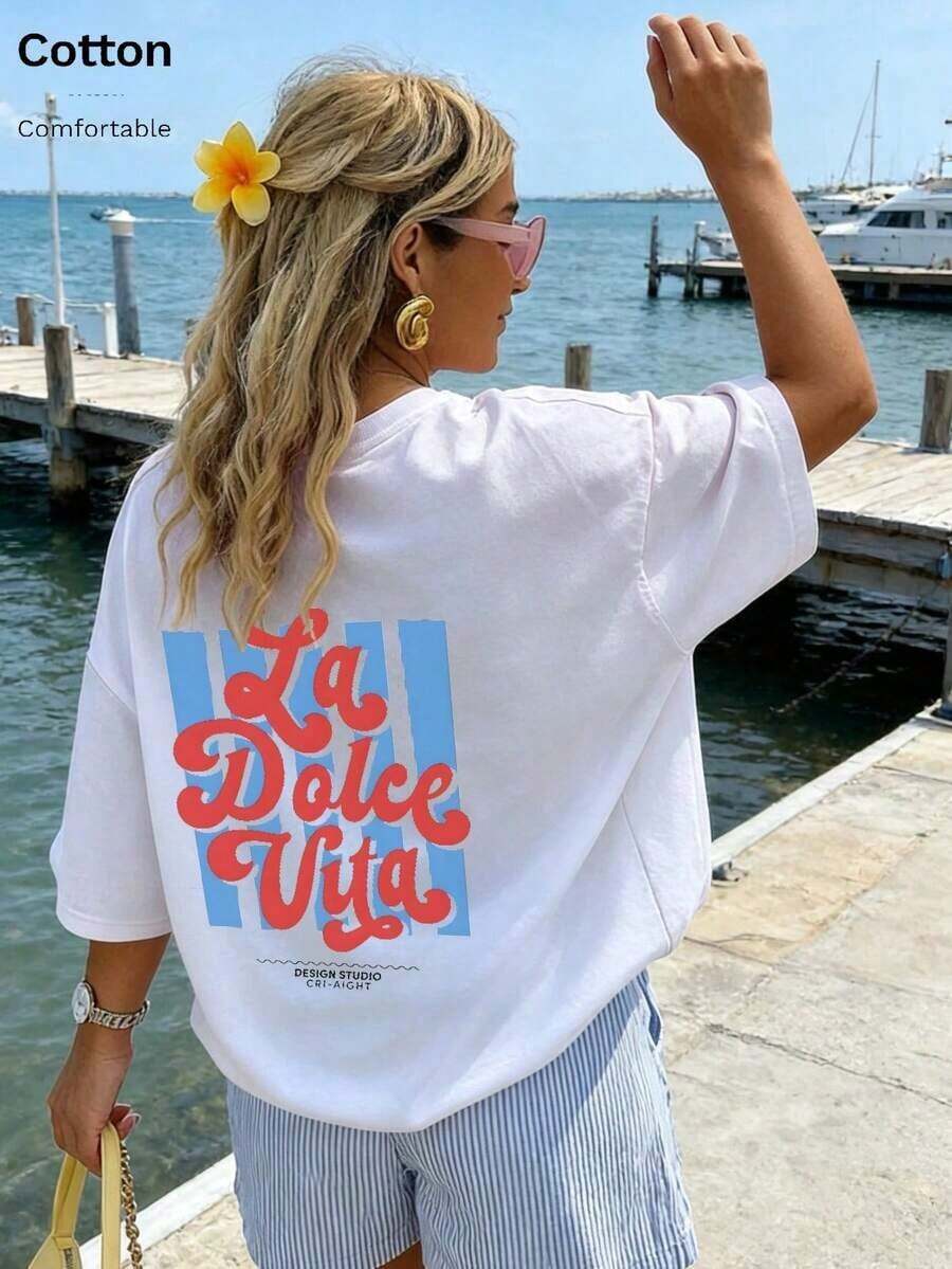 Camiseta Oversize para Mujer con Estampado de Frase y Rayas, Cuello Redondo, Manga Corta, Diseño Casual - Negro - Ver 1