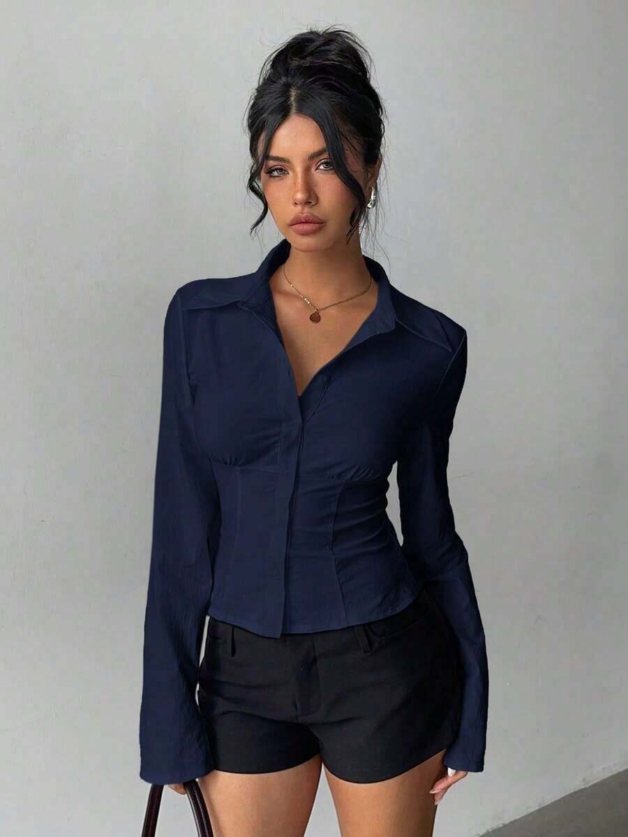 AYYAloruh Camisa de mujer de manga corta con pliegues en la cintura, de color blanco sólido y elegante, versátil, adecuada para ir al trabajo, uso diario, primavera/veranoAYY - Azul marino - Ver 1