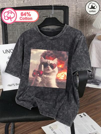 Áo thun nữ cỡ lớn cổ tròn bằng cotton, kiểu wash acid, in hình "Ăn mừng giữa hỗn loạn thế giới", lý tưởng cho trang phục thường ngày mùa hè.