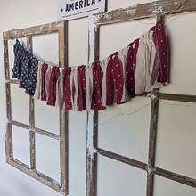 Independence Day Patriotic Fabric Tassel Banner - Red, White, And Blue Garland; Patriotic-Themed Hanging Decoration For July 4th Parties, Porch And Fireplace Decor. (Style May Vary) - 1 - 查看 10