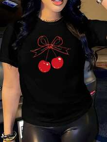 Women's Black Oversized Summer T-Shirt With Cherry Print And The Phrase "Cherry Red". Loose-Fitting Round Neck T-Shirt With A Red Cherry Design And Pink Bow. - YH298-黑色 - 查看 1