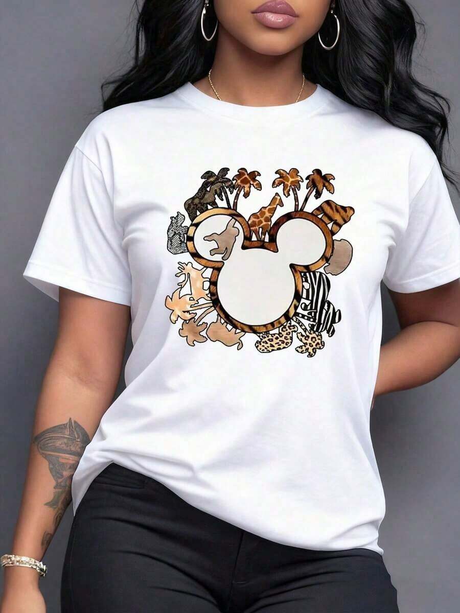 Central Figure With Animal Shapes And Palm Trees That Symbolize The Connection With Wild Nature And Tropical Beauty. Casual Women's Short-Sleeved T-Shirt, Comfortable And Perfect For Everyday Wear. Elegant Women's Blouse. - 白色 - 查看 1