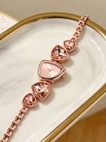 1 buah Jam Tangan Gelang Segitiga Wanita, Jam Tangan Analog Quartz dengan Dial Segitiga Asimetris Bertatahkan Kristal Warna Champagne, Cocok untuk Acara Sehari-hari dan Pesta - Putih - View 5