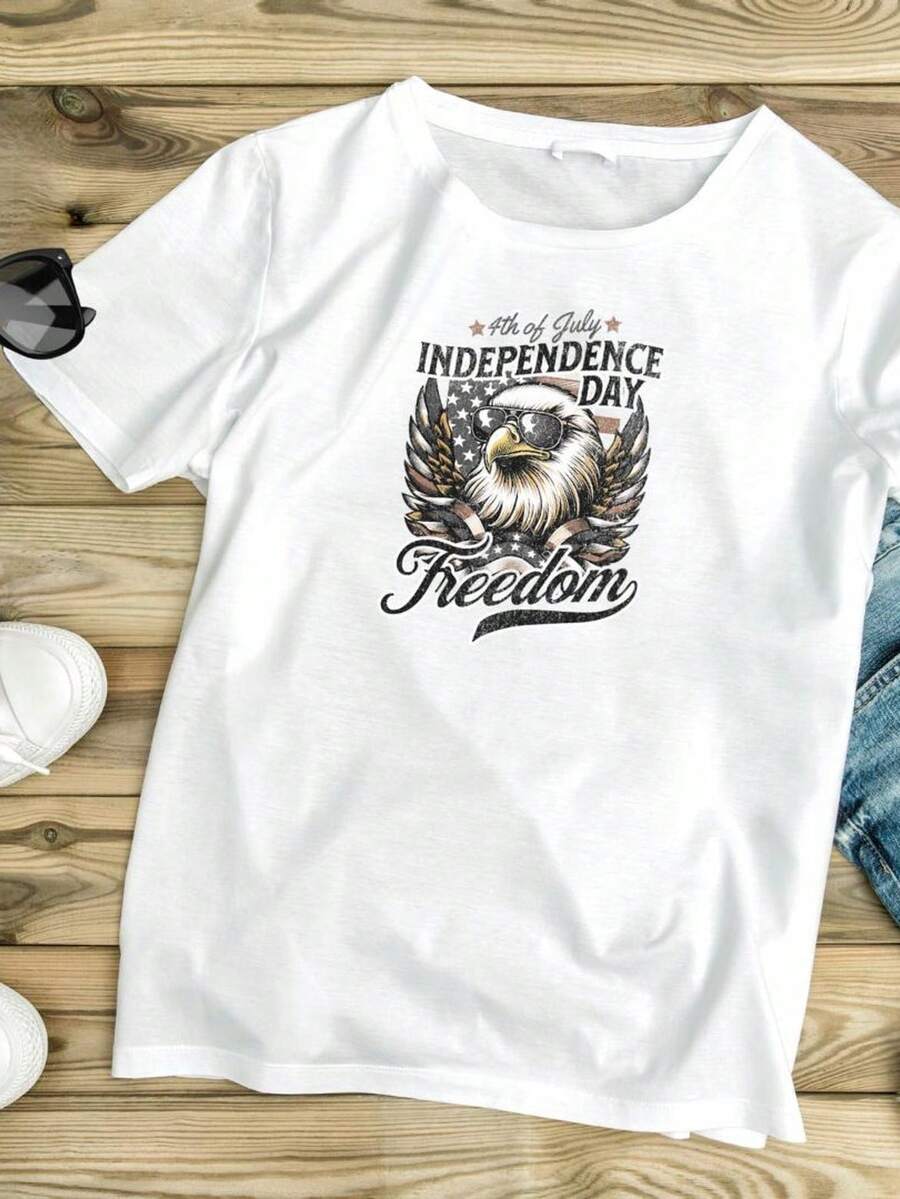Camiseta Freedom Eagle del Día de la Independencia con la bandera estadounidense. Camiseta patriótica de algodón puro unisex de 220 g. Peso ideal para todas las estaciones, apta para hombres y mujeres. Tejido duradero de alta calidad, suave al tacto y de larga duración. Transpirable. Adecuada para primavera y verano, vacaciones, Día de la Madre y Día de la Independencia. - Blanco - Ver 1