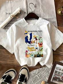 Gráfico inspirado en aventuras mágicas con un sabio mago y un joven héroe que descubre su destino entre criaturas fantásticas y símbolos de valor y sabiduría camiseta de mujer  casual elegante cómoda para uso diario - Blanco - Ver 2