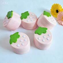 2个PU慢回弹草莓慕斯蛋糕挤压玩具，学生减压玩具，粘性柔软 - 完美礼物，生日礼物，情人节礼物 - 彩色 - 查看 3