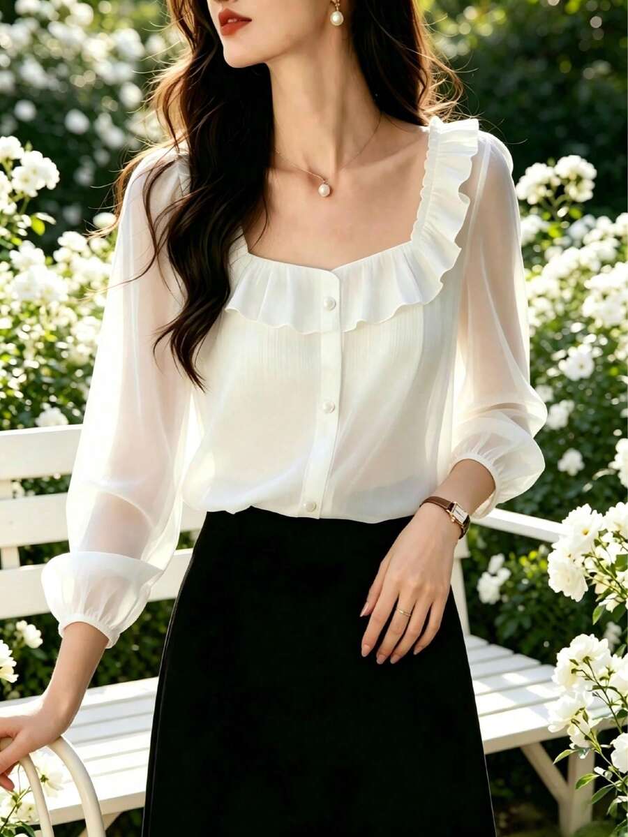 2026 Nueva blusa con cuello cuadrado, botones y volantes delanteros, diseño único y estética transparente para mujeres en color blanco