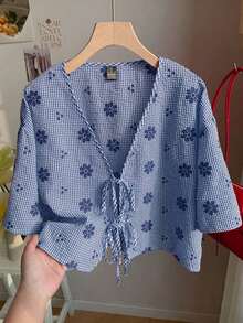 Camisa de mujer de rayas huecas con bordado y lazo para vacaciones, top de verano azul, cubrecosturas de playa; Camisa con lazo, top rojo y blanco; Top con flores 3D - Azul marino - Ver 8