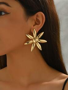 1 Pair Minimalist Creative Smooth Floral Stud Earrings, Unique Design Suitable For Daily Wear For Women - Gold - View 3