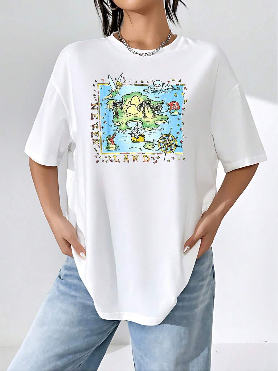 Magical Island With Fairies Flying Over The Sea And An Enchanted Map Symbolizing Adventure And Freedom On Every Journey. Comfortable And Soft Women's T-Shirt For Casual Everyday Wear. - 白色 - 查看 1