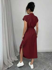 Vestido casual y elegante para el trabajo, vacaciones y viajes, con estilo antiguo, estampado de leopardo, botones delanteros, cinturón con moño, bolsillo, aberturas laterales, contraste de tejido, manga corta, nuevo para el verano 2025 - Burdeos - Ver 2