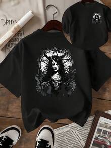 Misteriosa figura femenina con cuernos frente a un símbolo estrellado rodeada de sombras y calavera que evoca fuerza y enigma camiseta de mujer de doble cara casual moderna - Negro - Ver 1