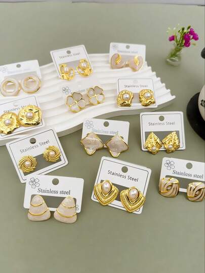 24 piezas Pendientes de negocios elegantes y asimétricos de estilo vintage, pendientes de negocios elegantes y casuales, pendientes de acero inoxidable, pendientes de oro claro de lujo. Como un regalo especial para tu novia, estos pendientes son adecuados para usar en varias ocasiones (estilos aleatorios)