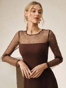 Blusa de manga larga de ajuste ceñido con cuello redondo, elegante, con aplicaciones de cuentas y malla transparente, en color marrón, para verano - Marrón - Ver 8