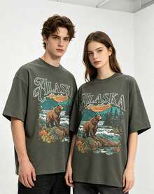 1PC GLEC Alaska, Beautiful Mountain Canyons And Bears, Classic Retro Fashion Casual Elegant Forest Park River Floral Popular Letter Pattern Print Boutique 230g Washed Cotton T-Shirt, Retro Street Versatile, Men's Summer High-Quality Printed Cotton Retro Fashion Brand Loose Soft Comfortable Casual Military Green T-Shirt, Unisex, Suitable For Spring And Summer Outdoor Wear, Parties And Gatherings, With A Certain Thickness, Daily Wear And Friends' Gifts, Back-To-School Gifts, New Year's Gifts, St. Patrick's Day Gifts, Spring Gifts. Summer Tops Summer Clothes Shirts Summer Outfits For Women Vacation Outfits Women Summer Graphic Tees Women T Shirts - 軍綠色 - 查看 2