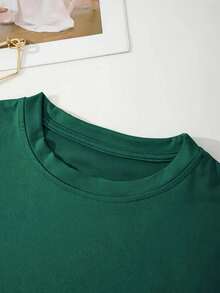 Camiseta de manga corta de estilo casual vintage, con estampado en la parte delantera y trasera, que presenta un mapa de Texas y el diseño de la palabra "Gilley's", adecuada para el uso diario en verano, ideal como regalo para parejas y amigos. - Verde - Ver 4