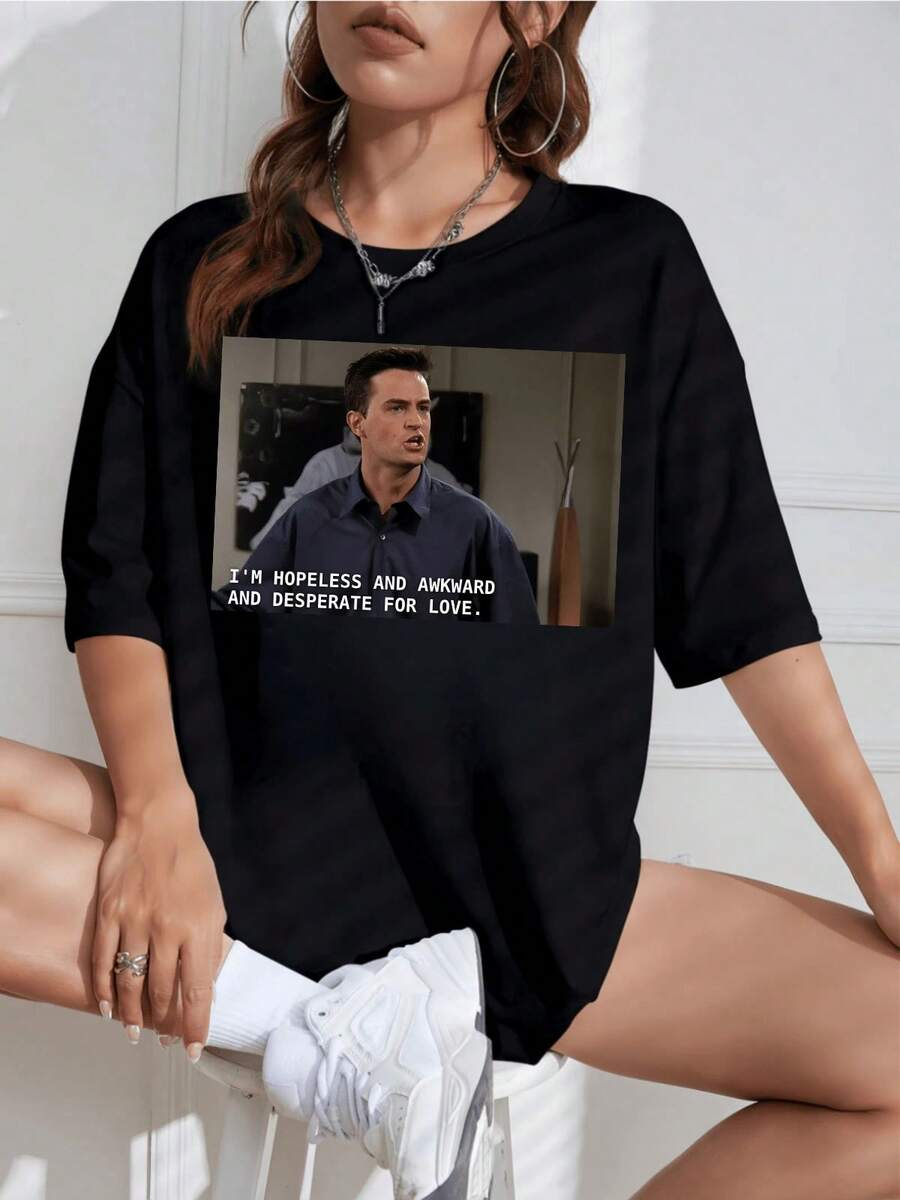 Camiseta Unisex con Estampado de Serie Retro, Cuello Redondo, Manga Corta, Diseño Casual, Ideal para Fans - Blanco - Ver 1