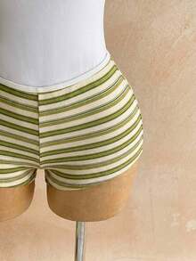 1 Pieza Traje de baño de unicolor y 1 Par de Shorts a Rayas, Conjunto de 2 Piezas - Verde - Ver 4