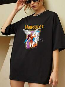 Imagen inspirada en la mitología griega con Hércules mostrando su fuerza heroica junto a Pegaso y una figura femenina que simboliza la valentía y el amor eterno camiseta de mujer  cómoda y moderna para uso diario - Negro - Ver 1