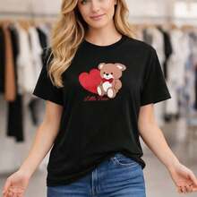 Women's Plus Size Cotton T-Shirt M-5XL, Short Sleeve And Round Neck, With A Cute Teddy Bear And Red Heart Print, Loose Fit, Ideal For Everyday Wear, Soft And Comfortable Fabric, Perfect For Spring And Summer, Fashionable Graphic T-Shirts For Curvy Women. - 黑色 - 查看 7