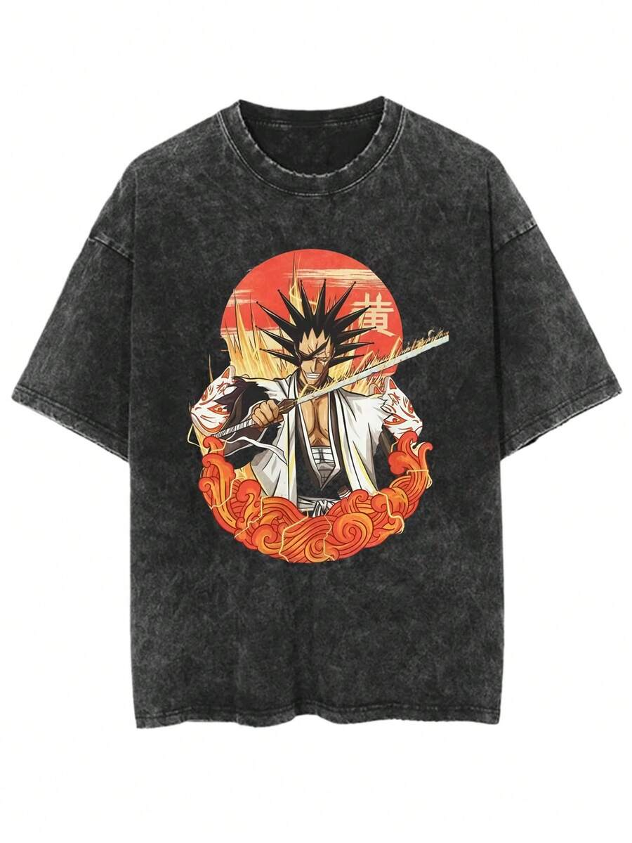 Práctica camiseta unisex de manga corta, de corte ancho y estilo retro, en color negro, con un diseño gráfico adecuado tanto para hombres como para mujeres, que muestra a un personaje de anime sosteniendo una espada, llamas y símbolos del sol. - Negro - Ver 1
