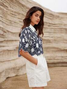Aveloria Zanirela Blusa elegante de mujer con bordado aleatorio de margaritas y calado - Verde Oliva - Ver 10