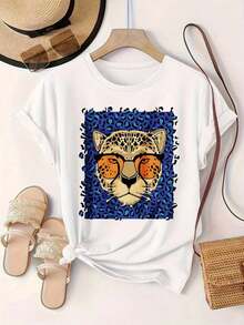 Camiseta Casual de Mujer con Estampado de Moda de Rostro de Leopardo Vintage con Gafas de Sol sobre Fondo Azul, Adecuada para Todas las Temporadas  
 BlackFashion - Blanco - Ver 2