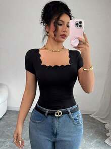 Nueva camiseta de mujer de manga corta con cuello cuadrado, dobladillo ondulado negro y fruncido lateral, versátil para el verano - Negro - Ver 9
