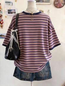Camiseta casual de mujer de cuello redondo, hombros caídos y largo medio con estampado digital a rayas burdeos, un regalo para amigos - Multicolor 2 - Ver 2