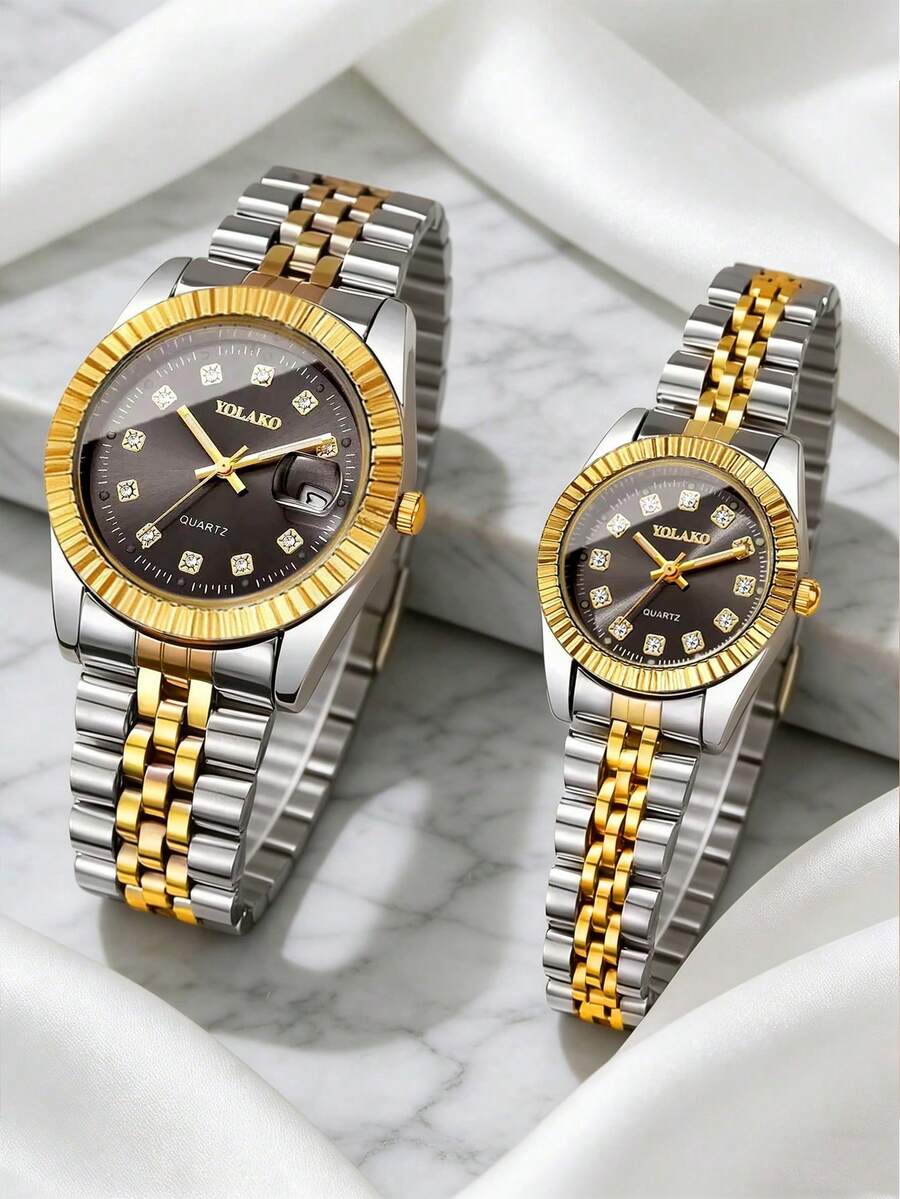 2 piezas/Set Juego de relojes para pareja en negro & dorado, incluye 1 pieza reloj de cuarzo dorado de esfera grande para hombre y 1 pieza reloj de cuarzo dorado de esfera pequeña para mujer. Diseño clásico bicolor con bisel estriado y esfera adornada con brillantes de strass. - Multicolor - Ver 1