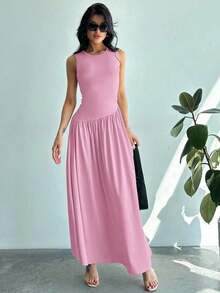 Vestido largo, sin mangas, sencillo y de uso diario para mujer con cintura fruncida y en un solo color - Rosa - Ver 5
