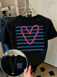 Camiseta Casual de Cuello Redondo para Mujer, Estampado de Corazones en la Parte Delantera y Trasera, Manga Corta a Rayas, Corte Holgado, Opciones en Blanco y Negro, Top Básico de Verano - Negro - Ver 1