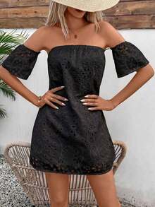 Vestido de verano de unicolor para mujer con hombros abiertos, con patrón bordado calado, mini vestido corto para vacaciones y playa - Negro - Ver 5