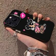 Funda para móvil con un divertido dibujo animado de una chica con tatuajes y un atuendo elegante, compatible con Samsung, Apple, VIVO, OPPO, , Transsion, ,  y Honor. Fabricada en TPU, es resistente a golpes y caídas, lo que la convierte en un regalo ideal para amigos y familiares. - Negro - Ver 4