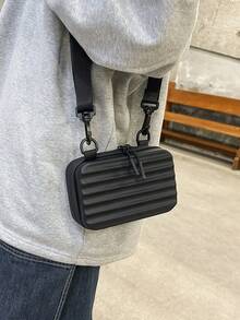 纯色PU材质3D立体压纹单肩包，防水，拉链小方包，适合购物、商务旅行、休闲、斜挎，可作手机袋，轻便时尚男士包，送给男友的绝佳生日礼物 - 黑色 - 查看 5