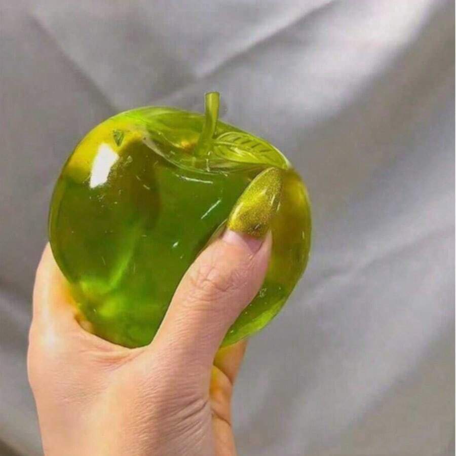 1个随机颜色苹果造型慢回弹挤压玩具，绿茶苹果香味，适合万圣节、圣诞节、派对礼物，软萌可爱，可作减压玩具、饺子造型，趣味可爱，生日、复活节礼物。