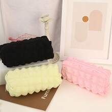 Estuche de lápices color crema, bolsa de papelería linda, caja de lápices de alta calidad, diseño adorable en 3D con corazón + Estuche de lápices con diseño de crema batida, fácil de almacenar papelería y monedas. Artículo esencial dulce y lindo para estudiantes - perfecto para volver a la escuela y llevar, puede almacenar útiles escolares, estuche de lápices, etc. - Nuevo modelo - Ver 2