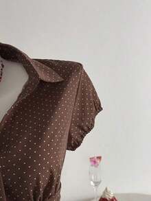 Camisa de mujer con cuello en V, cintura fruncida y manga corta, color blanco, para primavera/verano - Marrón - Ver 4