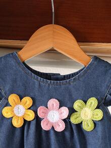 Baby Girl Cute Versatile Summer Denim Dress, Floral Patchwork Sleeveless Denim Dress, Suitable For Spring, Summer, Casual Fashion Holiday, Street Style, Denim Fabric, Girls Holiday Dress, Holiday Dress - Blue - View 2