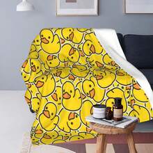 1 Stück gelbe Ente Muster bedruckte Flanelldecke, maschinenwaschbar, weich, warm, tragbar, geeignet für Bett, Reise, Camping, Schlafzimmer, Wohnzimmer, Heimdekoration, Büro, Sofa oder Stuhl, geeignet als Büro-Nickerchen-Abdeckung, Klimaanlage Lässig-Teppich, Heim-Festivalgeschenk-Teppich - Verschiedenfarbig - Übersicht 5