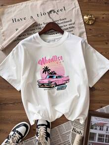 Camiseta con Coche Clásico Rosa y Palmeras al Atardecer,Camiseta de manga corta de moda para primavera y verano de 2026, hecha en México, 180 gramos. Estampado de dibujos animados, modelo de pareja, apta para uso interior o exterior. Cuello redondo, unisex, ideal para oficina y ocio. Paquete de una pieza. - WH-P631577SLNDXZGY502 - Ver 3